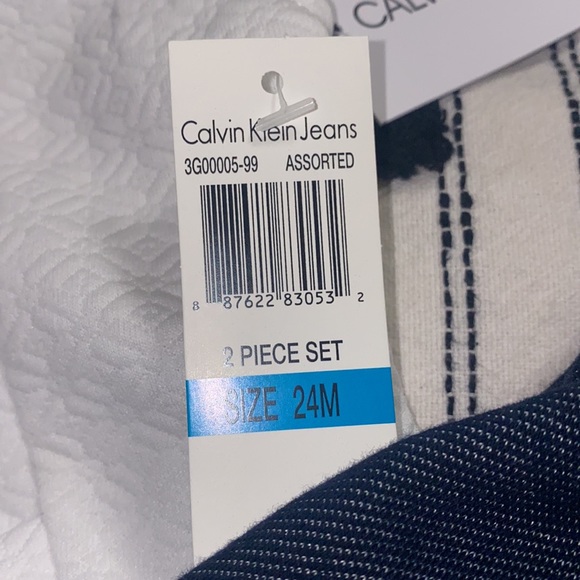 Calvin Klein Jeans 2 Piece Set - Picture 7 of 13